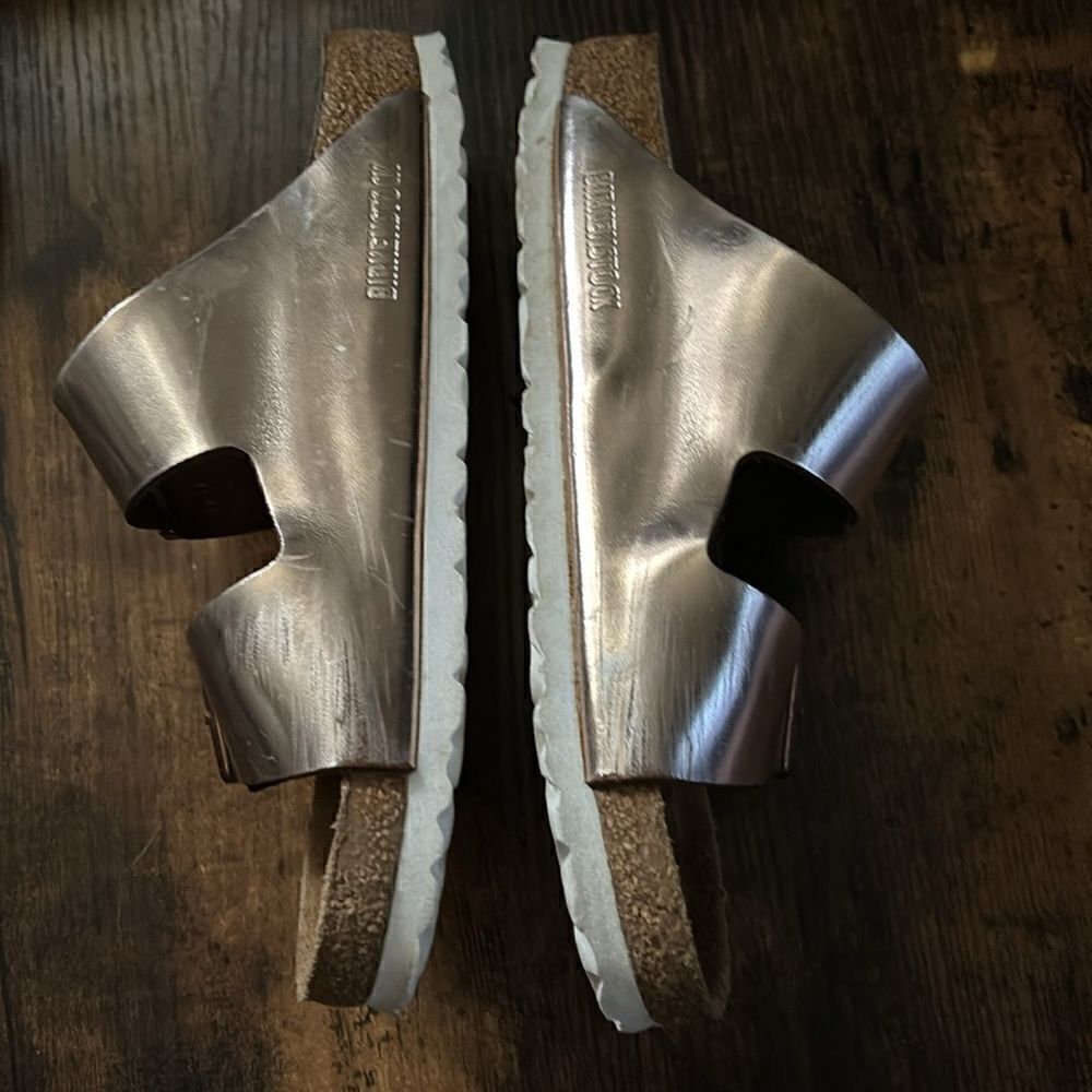 Birkenstock Arizona Soft Footbed
Leather  Sandals in Metallic Copper Size 39 - Picture 8 of 15